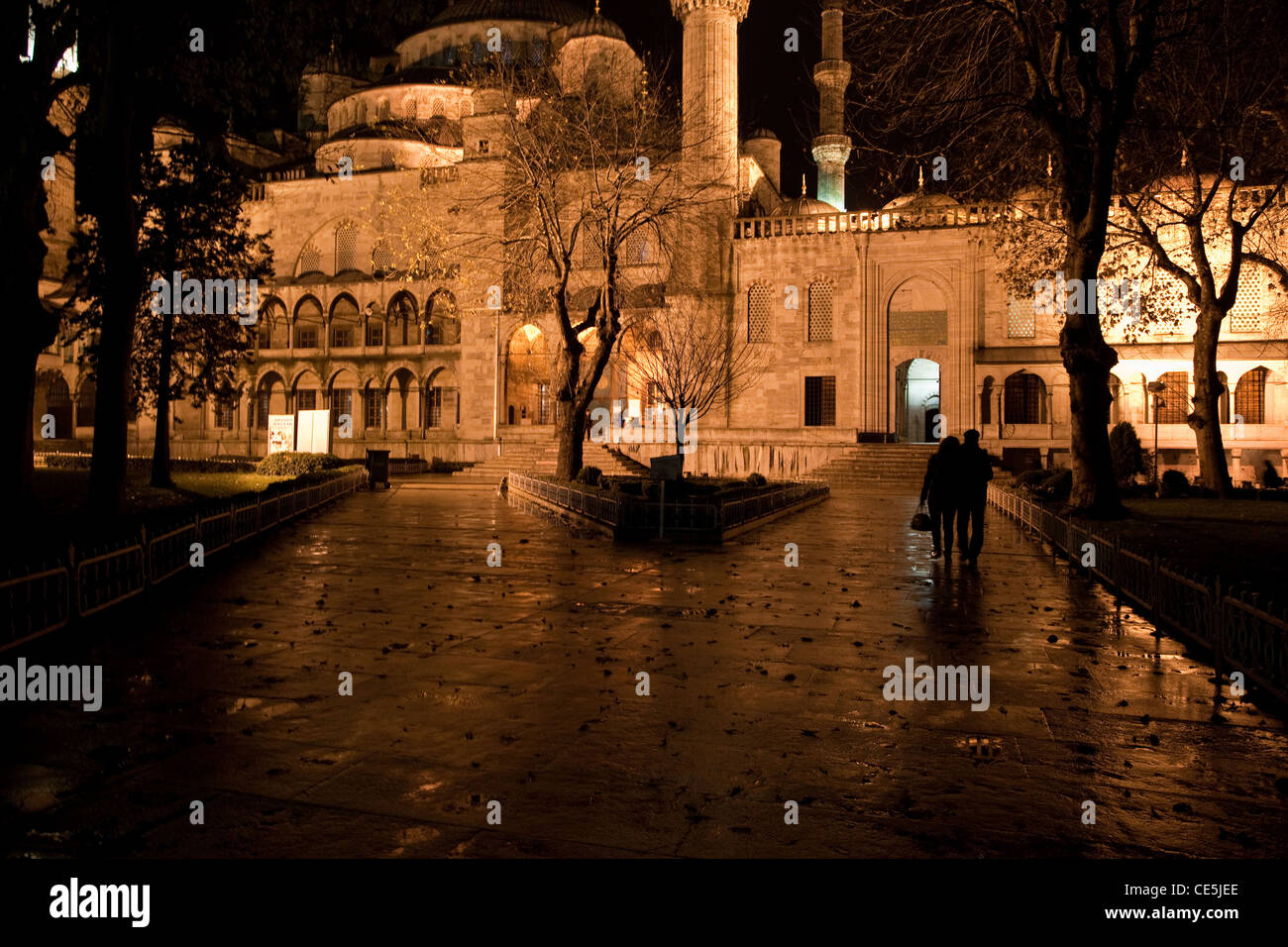 BLUE MOSQUE AT NIGHT ISTANBUL Stock Photo - Alamy