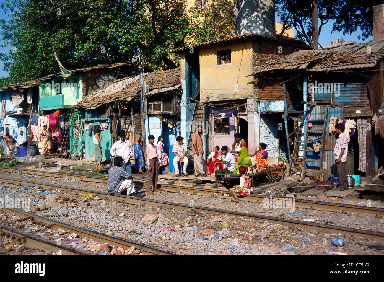 Slums Near Railway Track Harbour Line Bombay Mumbai Maharashtra India ...