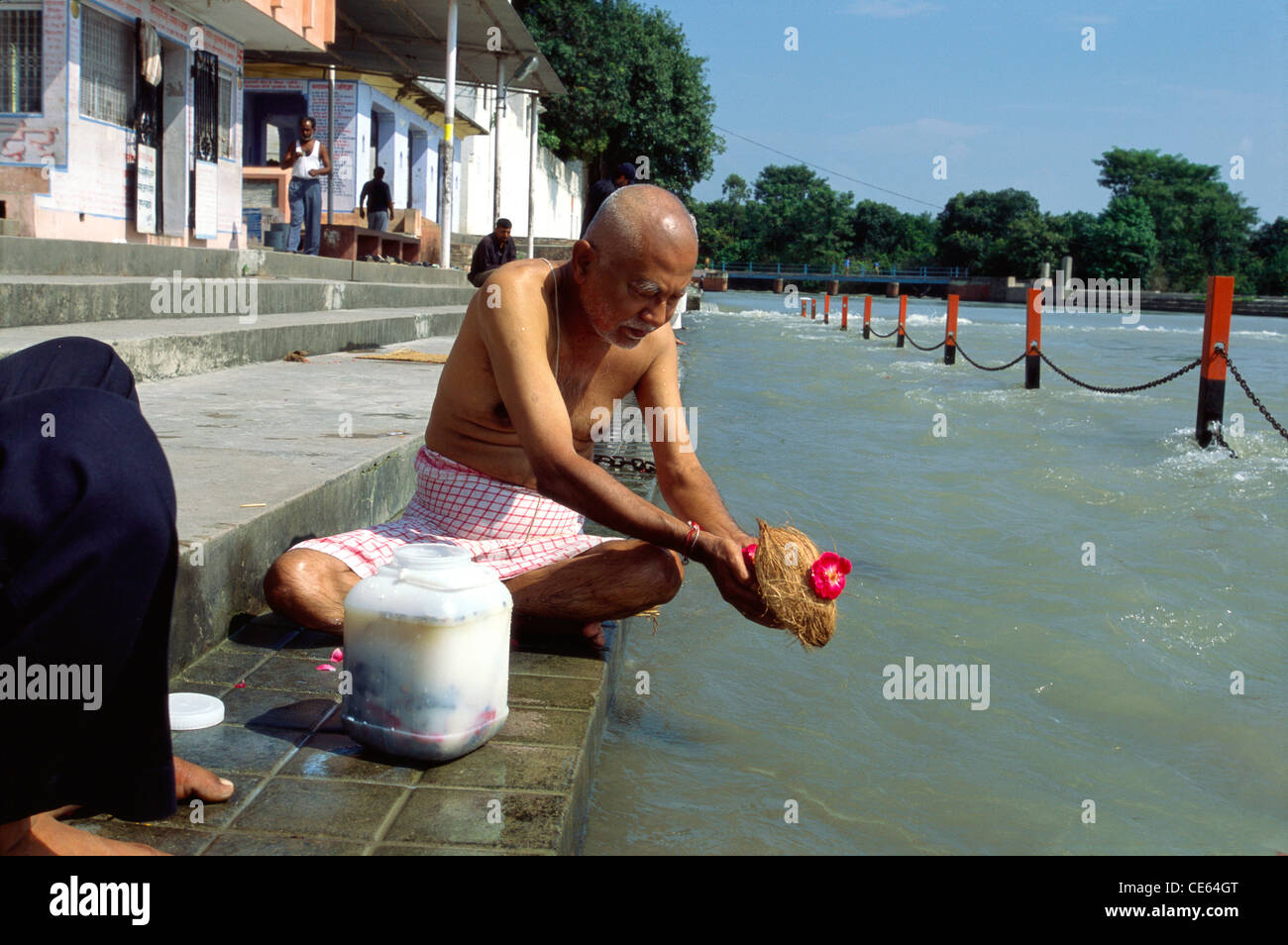 Asthi visarjan india hi-res stock photography and images - Alamy