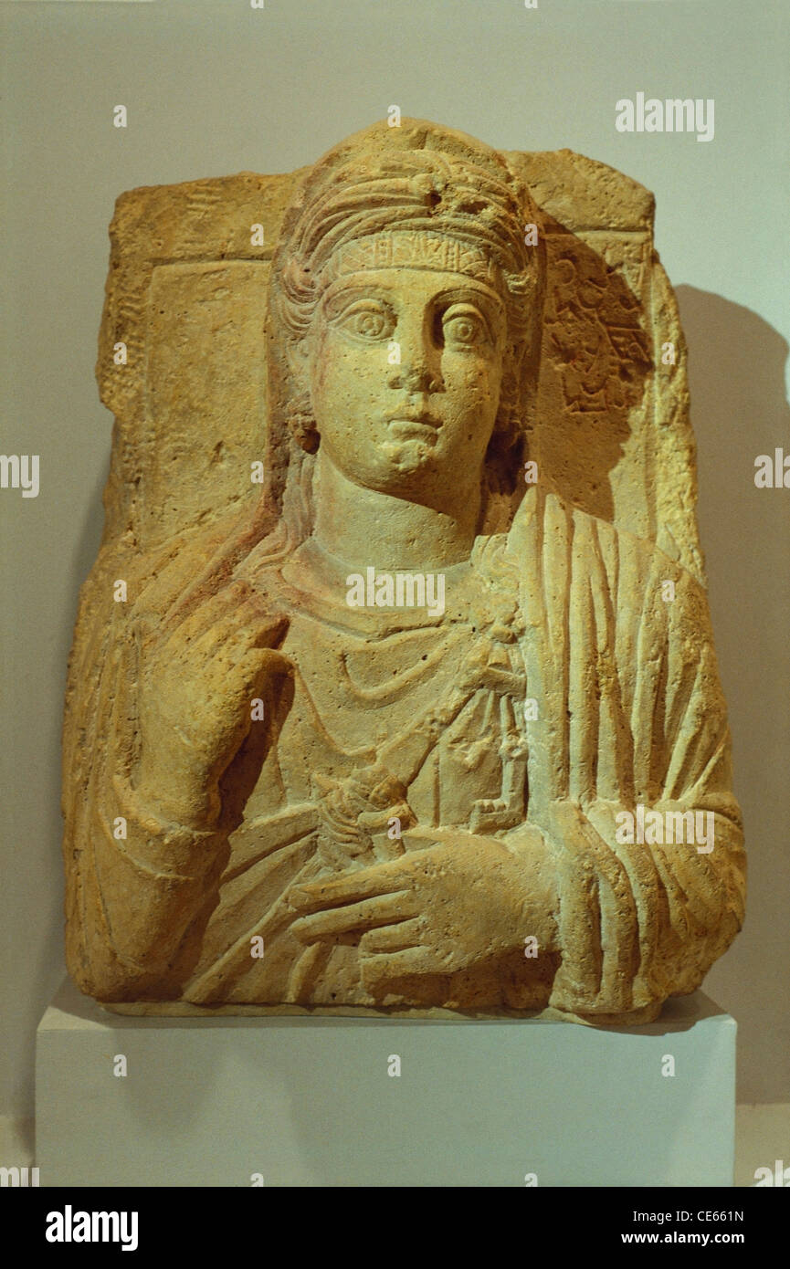 Palmyrene funerary portrait ; Sculpture of woman in limestone ; Palmyra