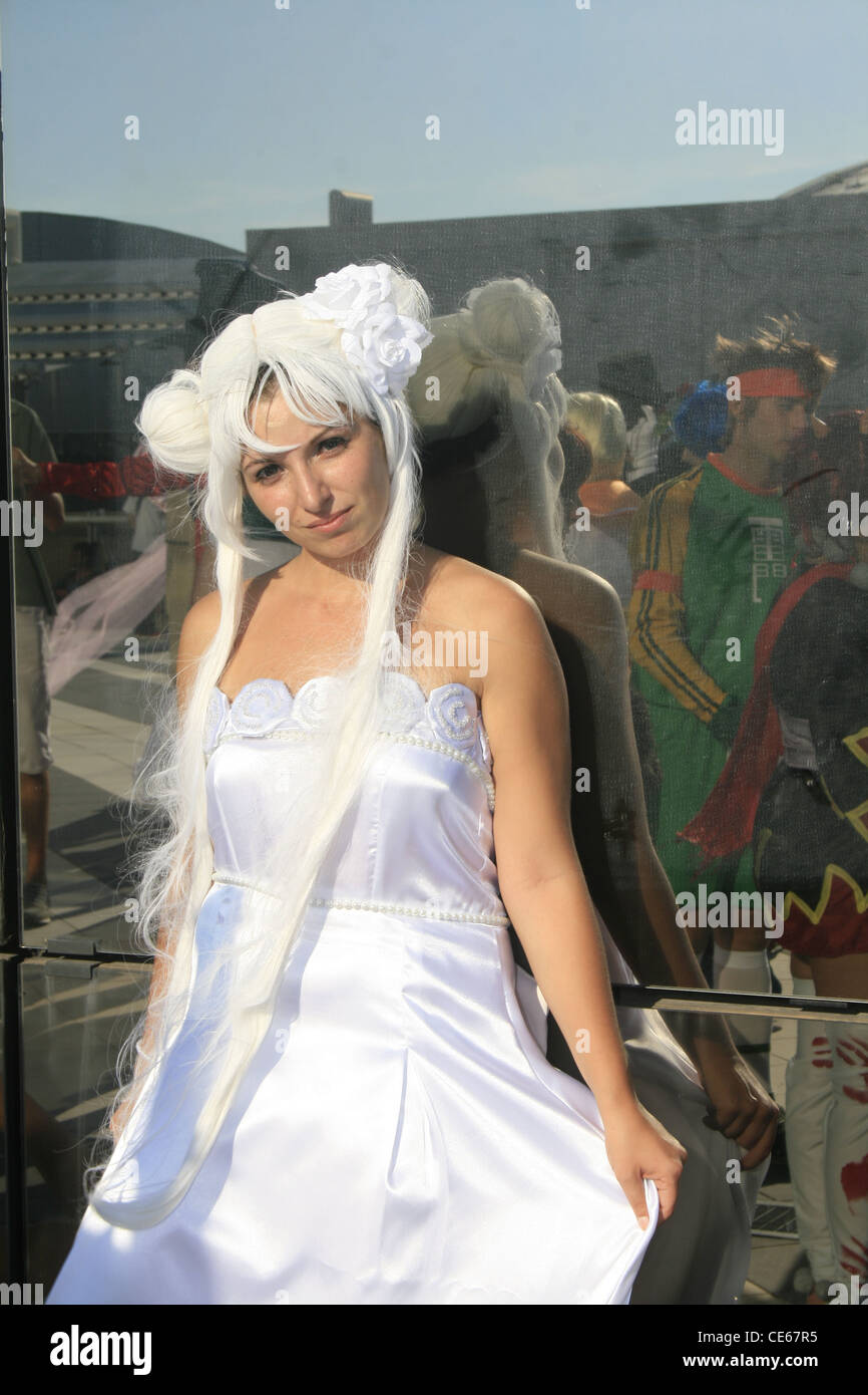 Cos Rom people dressed as cosplay characters at romics trade show in rome 2010 ...