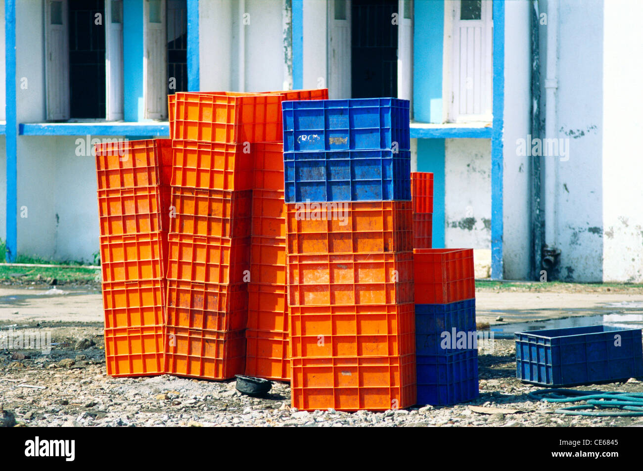 Empty plastic stackable containers ; plastic stackable storage bins