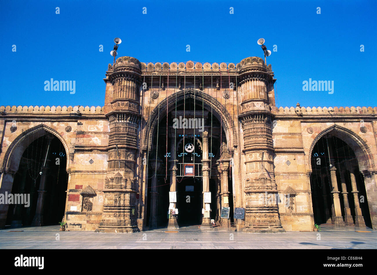 Jama Masjid exterior ; Jama Masjid ; Friday Mosque ; Jumah Mosque