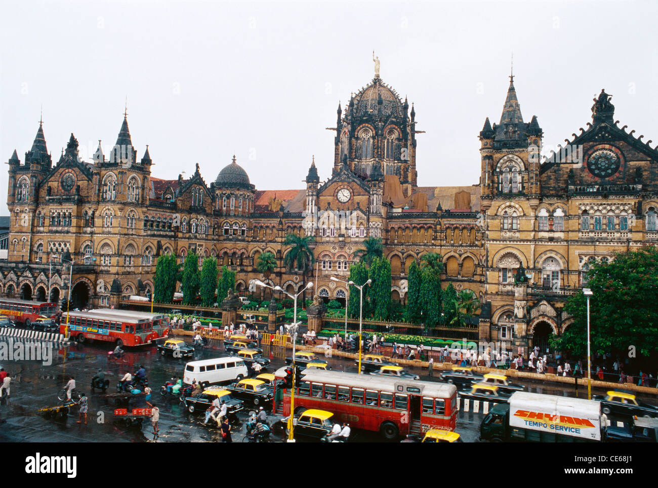 Traffic At Victoria Terminus Vt Now Chhatrapati Shivaji Terminus
