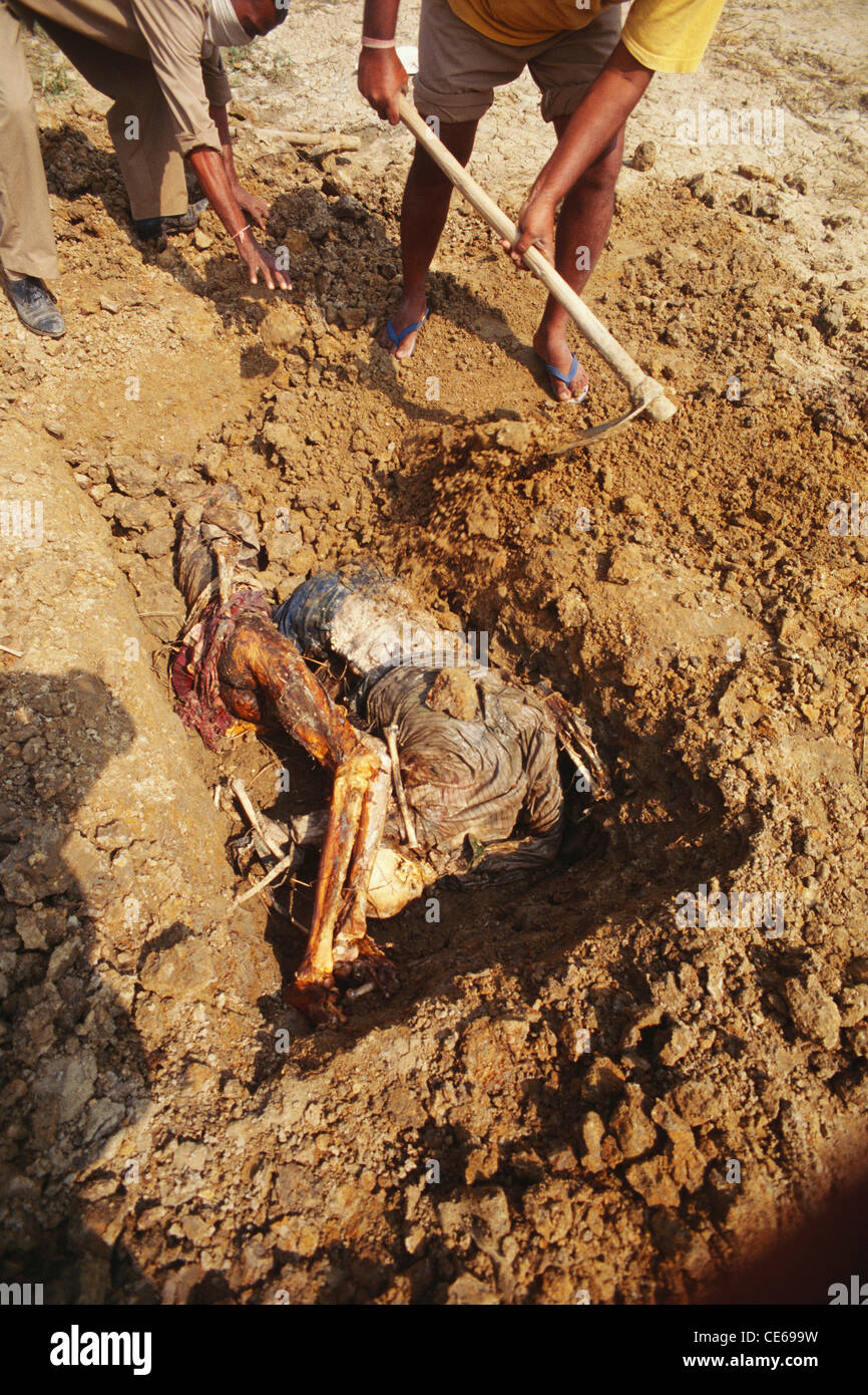 Dead body man hi-res stock photography and images - Alamy