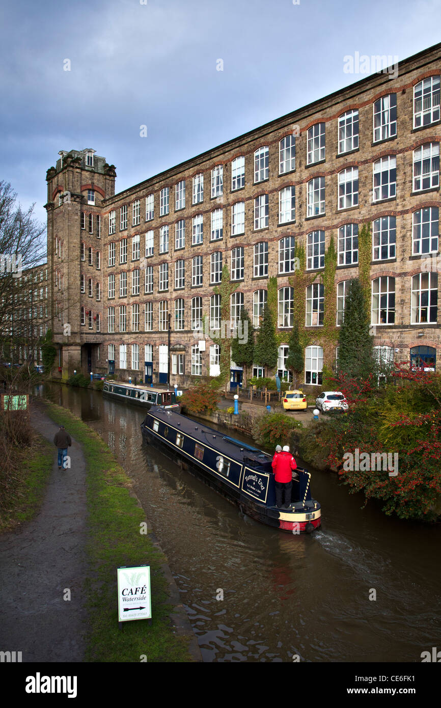 Barge on Macclesfield Canal at Clarence Mill, Bollington,Cheshire Stock Photo