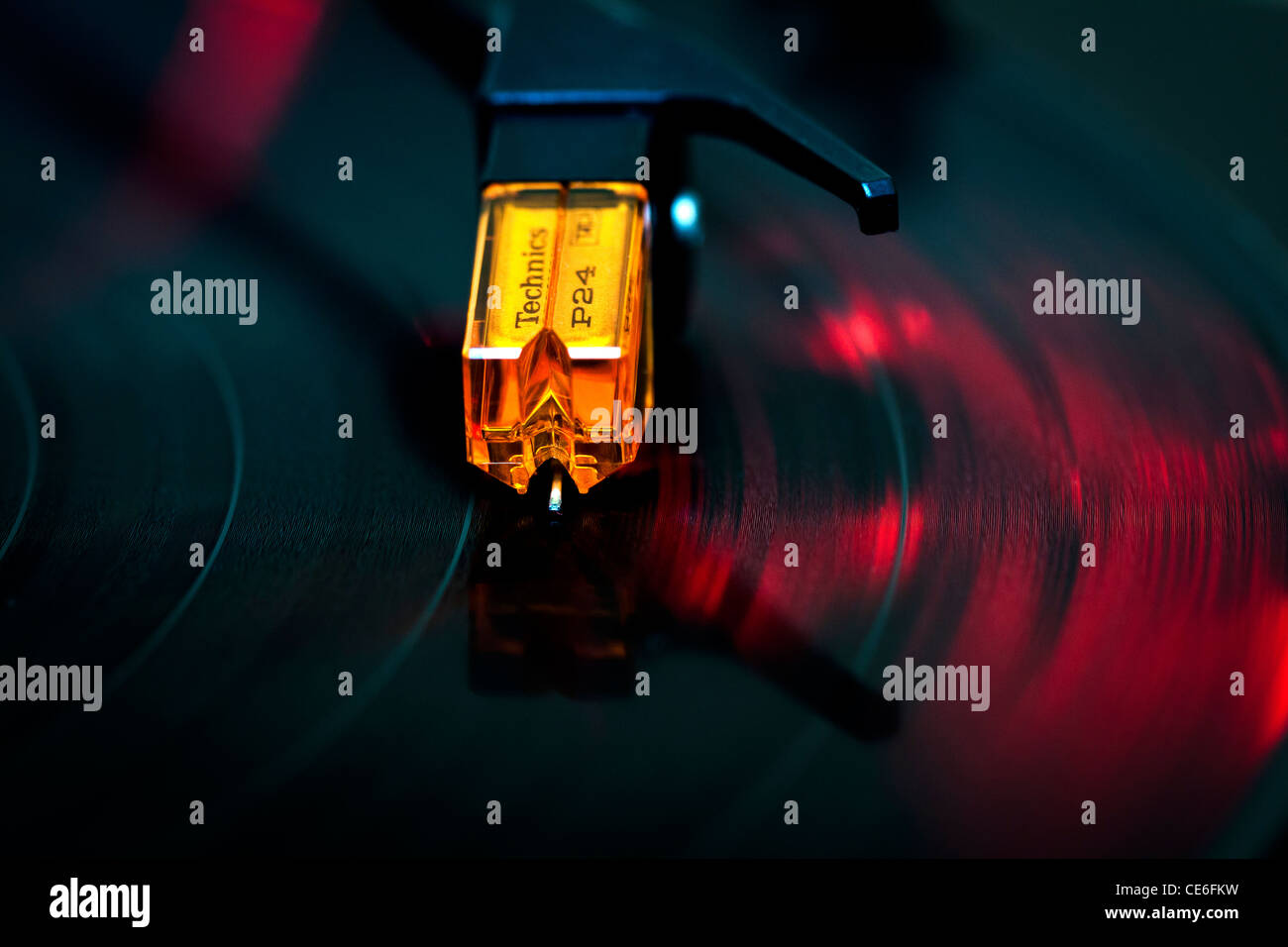 vinyl record playing Stock Photo - Alamy