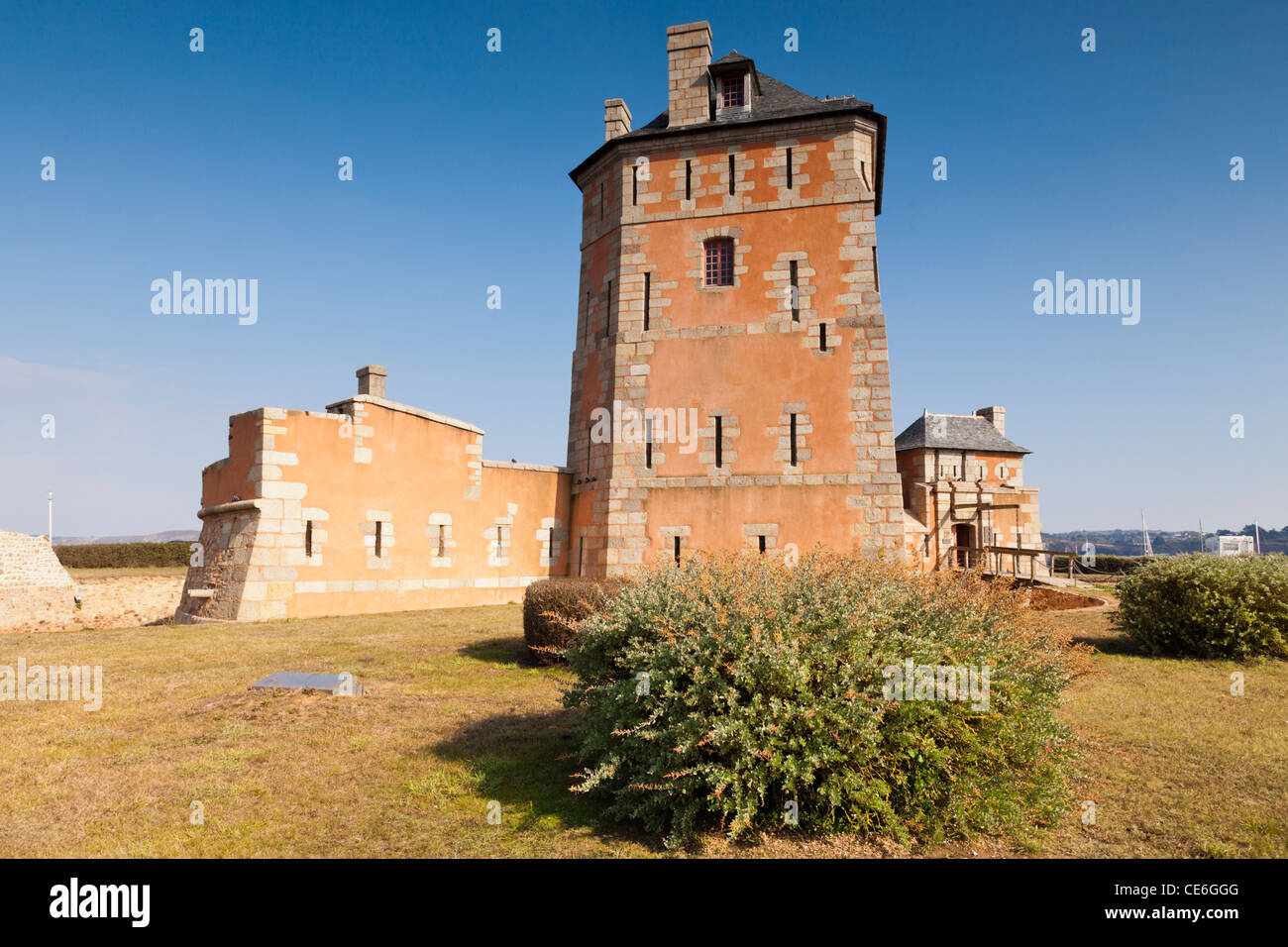 The Vauban Tower on the harbour bar at Camaret-sur-Mer on the Crozon Peninsula, Finistere,Brittany,France. This forms part of a Stock Photo