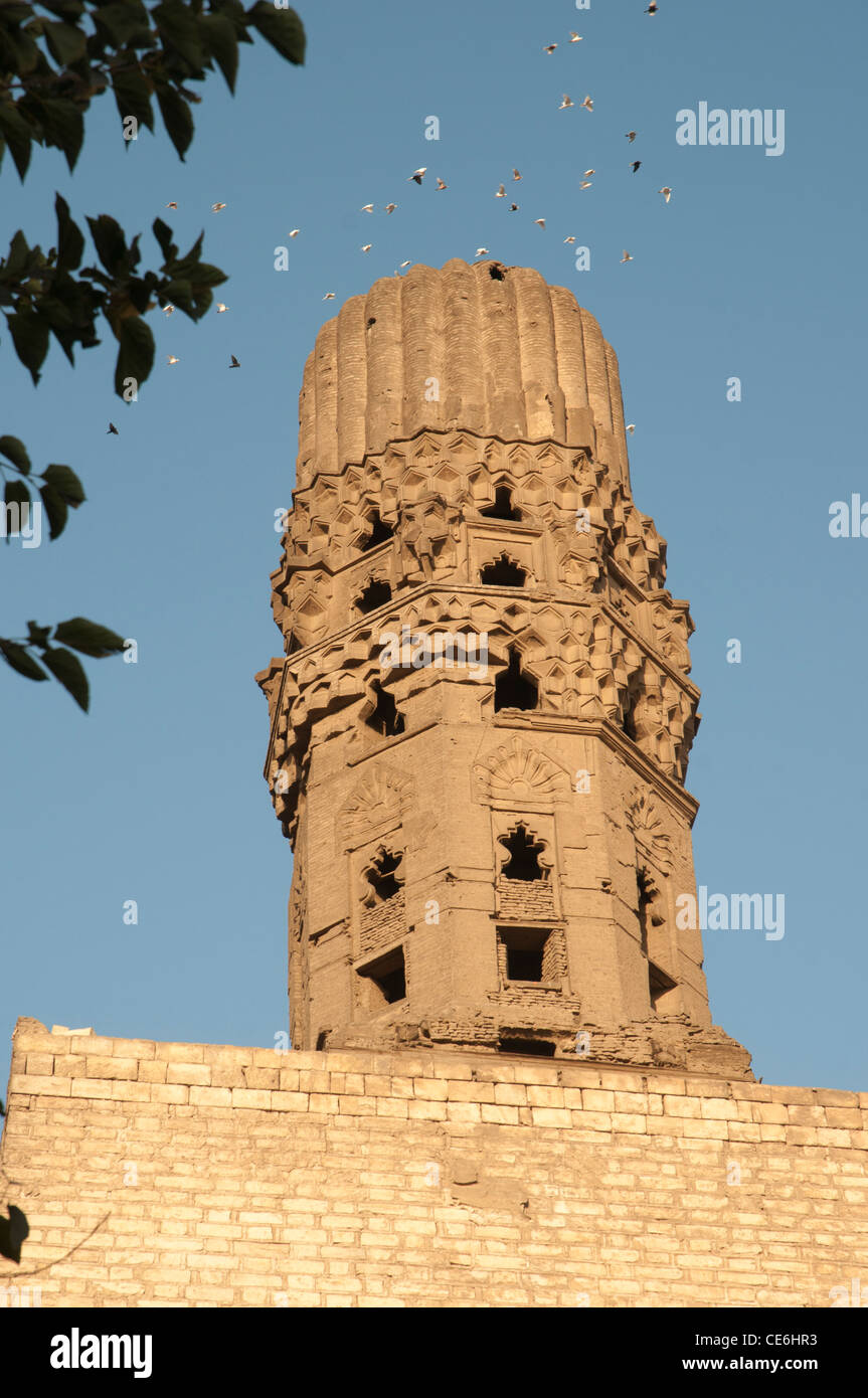 Al Hakim Mosque at the old city wall, Cairo Stock Photo