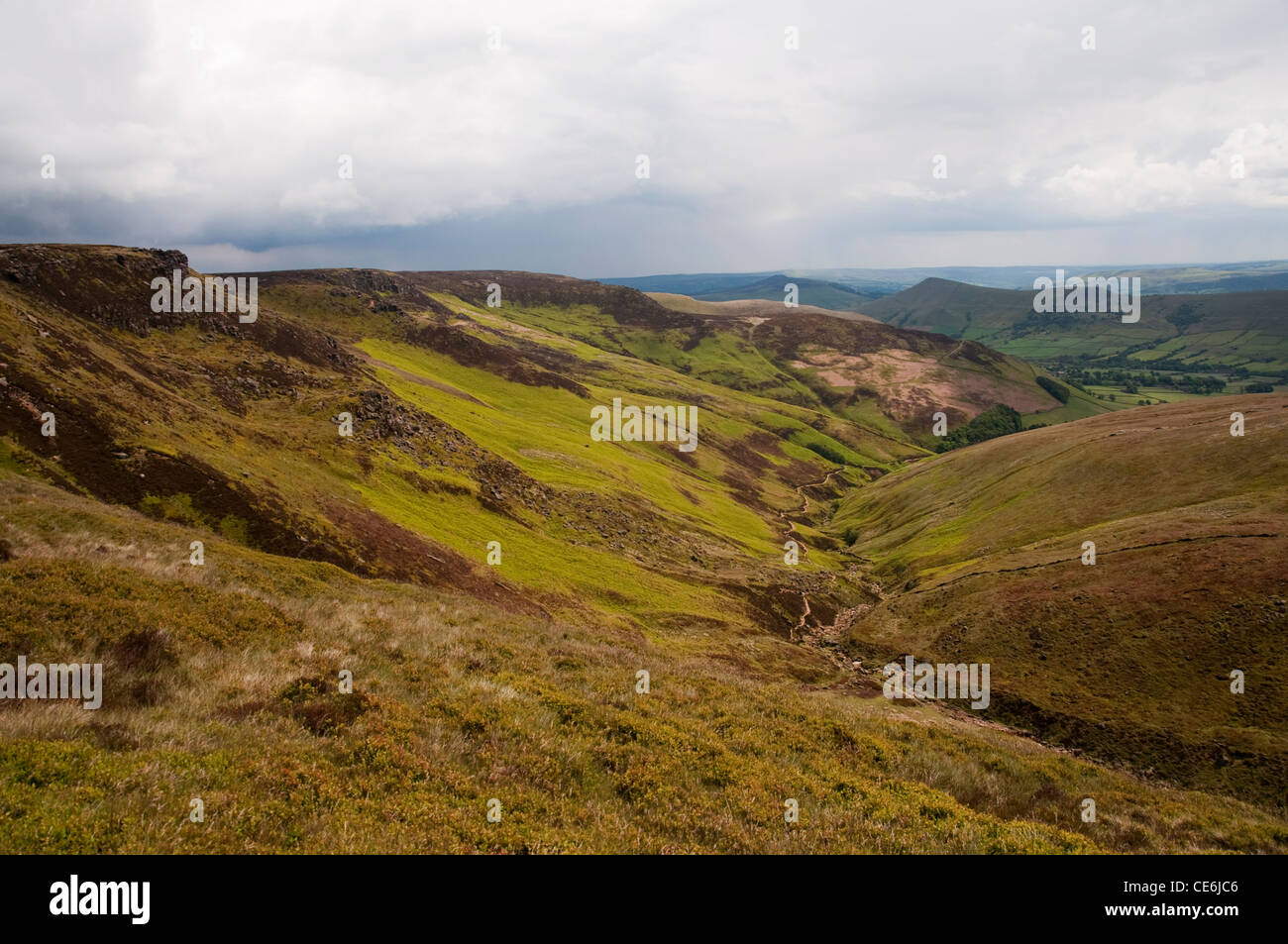 Grindsbrook Clough cuts through the slopes of Kinder Scout in the Peak District National Park. Stock Photo