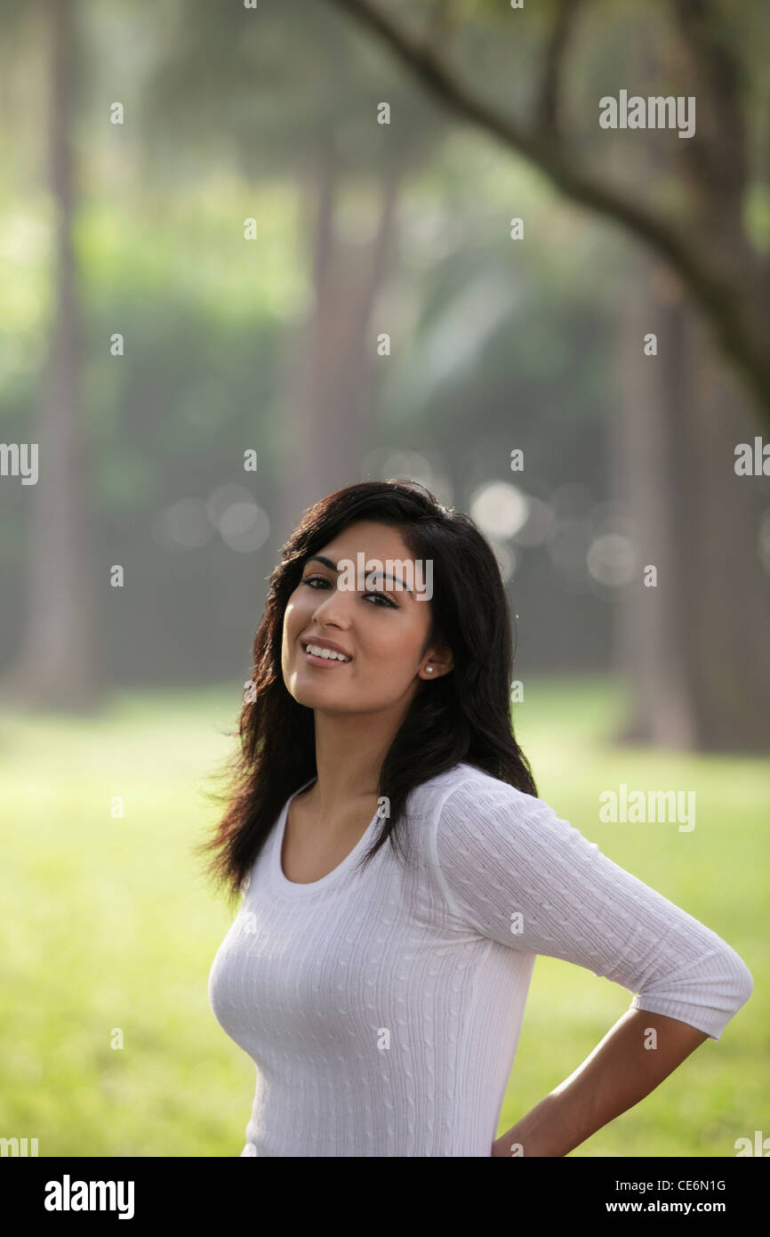 Indian woman portrait park hi-res stock photography and images - Alamy