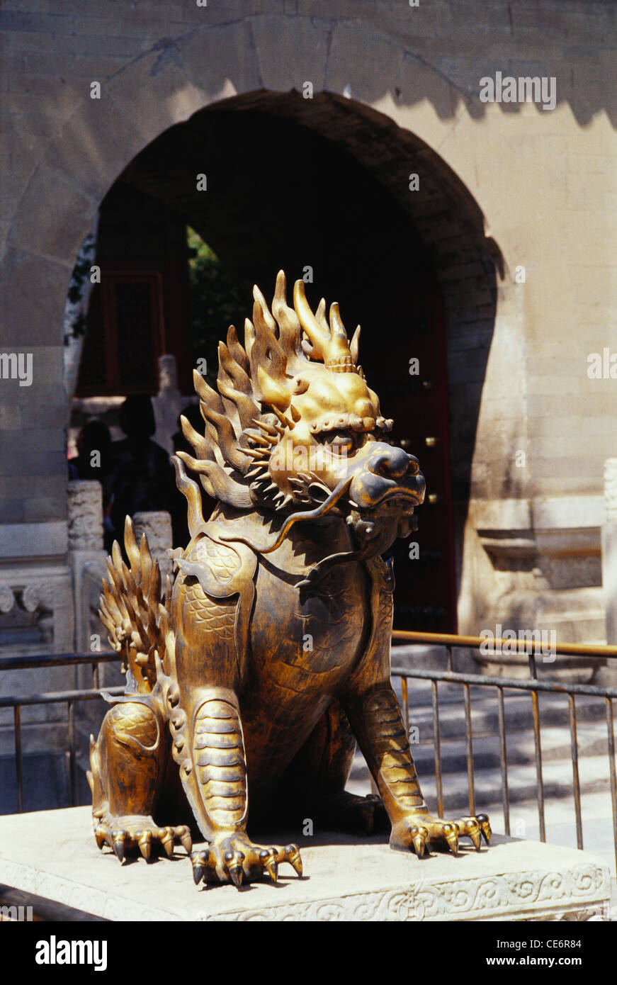 Chinese guardian lions ; lion statue ; Tiananmen Square ; Beijing
