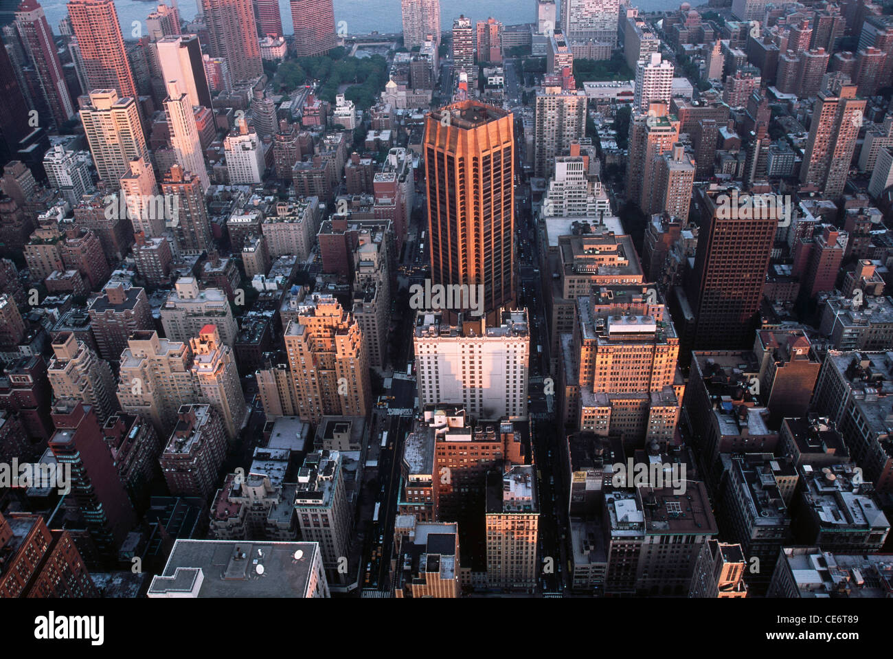 AHP 87923 aerial concrete jungle ; Manhattan ; New York ; United