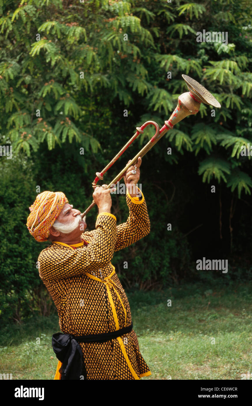 Rajasthani musical instruments hires stock photography and images Alamy