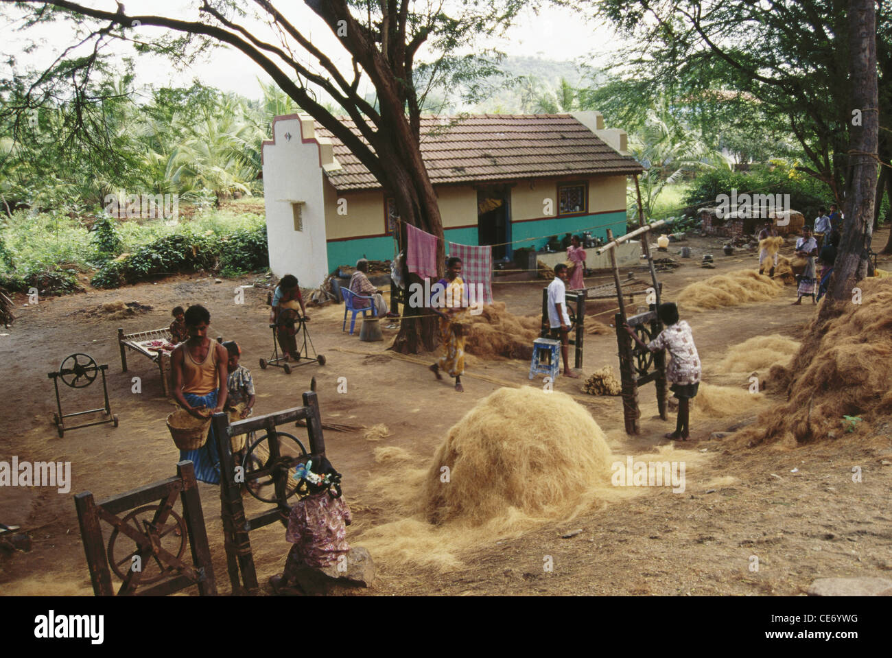 MAA 83896 rope making machines in rural tamil nadu india Stock Photo