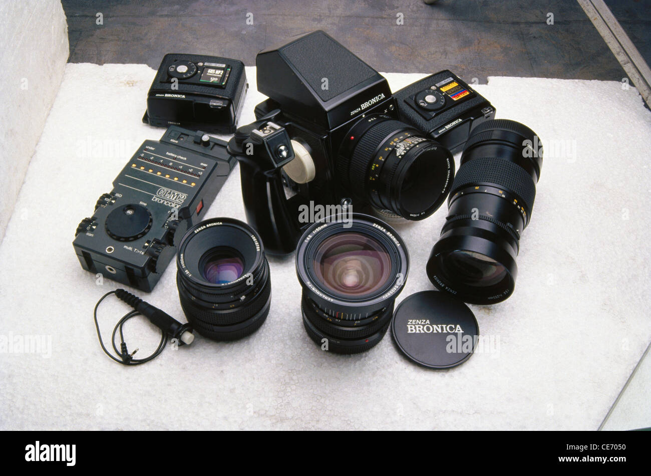 AAD 83951 old antique bronica camera square 120 mm format normal wide