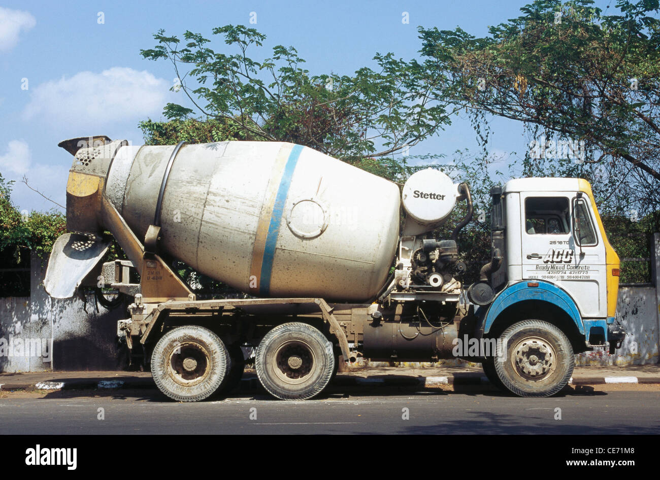 NMK 84196 Truck carrying ready mixed concrete ; chennai ; tamil Stock