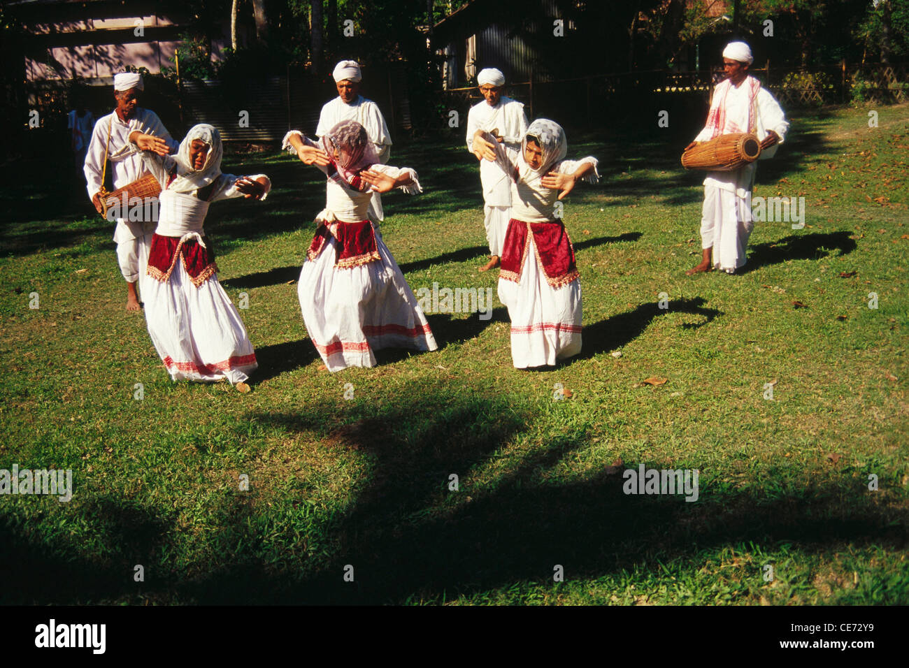 Assam folk dance ; Women dancing ; Folk dance ; Majuli ; Assam ; North