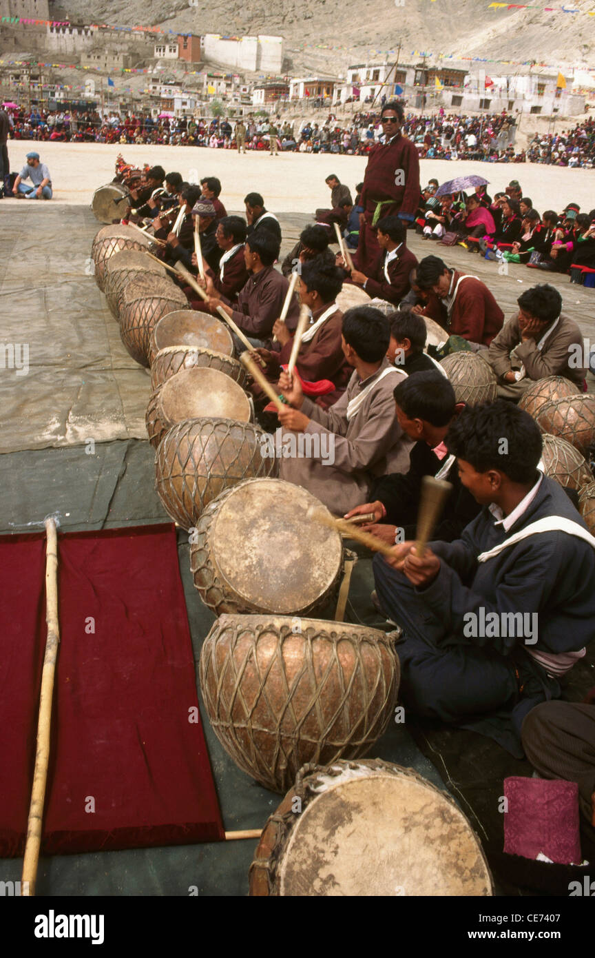 SSK 82771 ladhaki men playing musical instruments drums ladakh