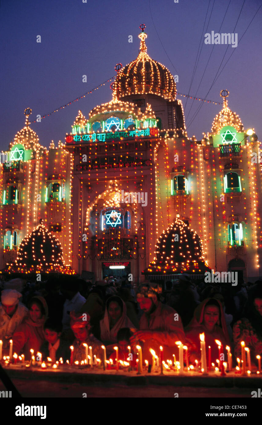 RKW 82099 bangla sahib sikh gurudwara golden jubilee lighting on
