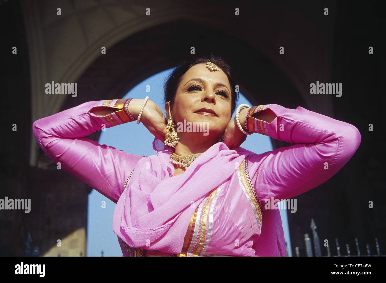 Kathak ; Indian classical dance ; woman dancing ; India ; asia ; MR#202 ...