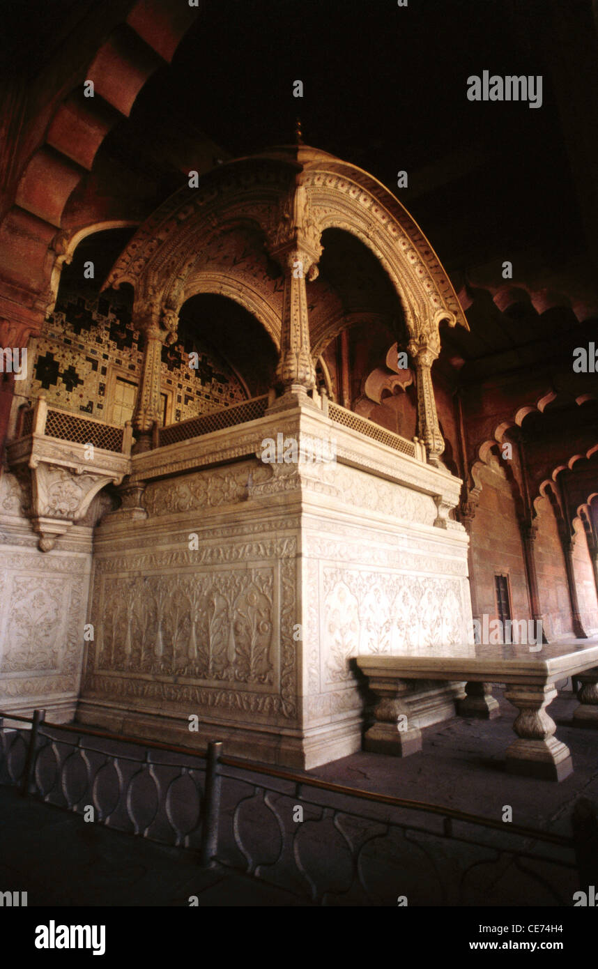 NGS 82128 : throne for king in Red Fort Delhi India Stock Photo