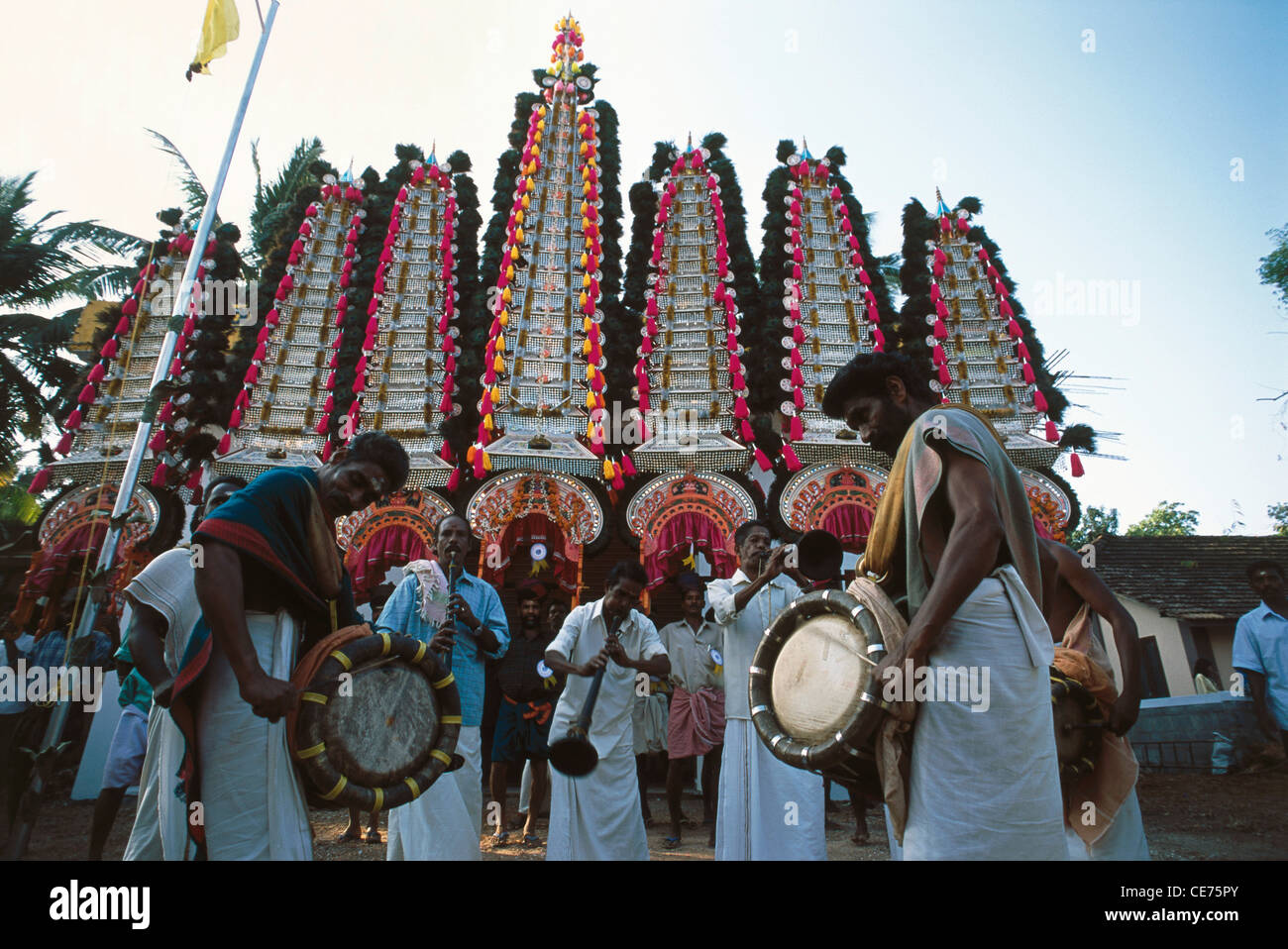 Musical instruments of kerala hires stock photography and images Alamy