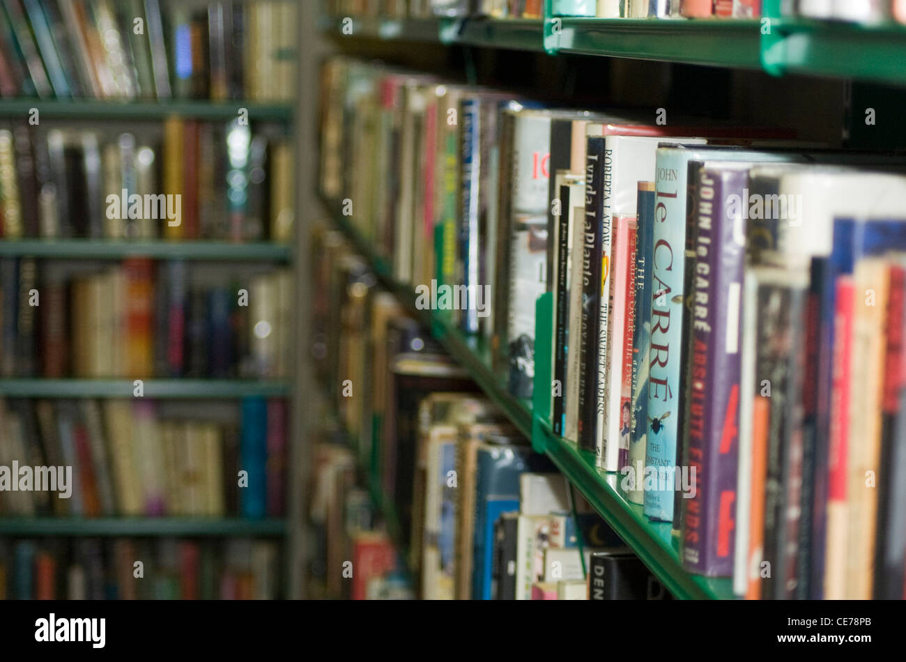library books on shelf Stock Photo Alamy