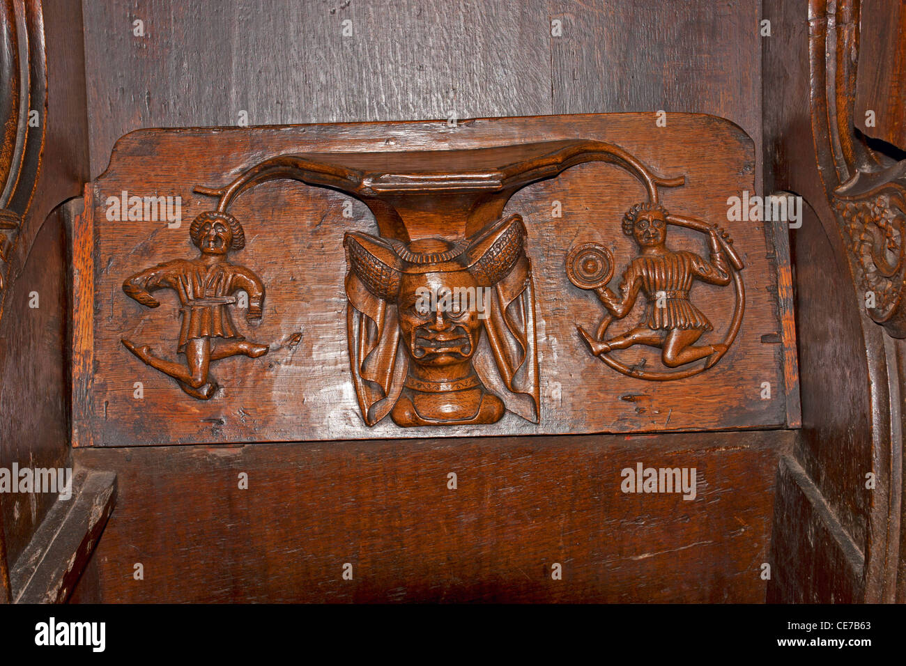 Carved misericord in the choir stalls of St. Lawrence's Church, Ludlow, Shropshire Stock Photo