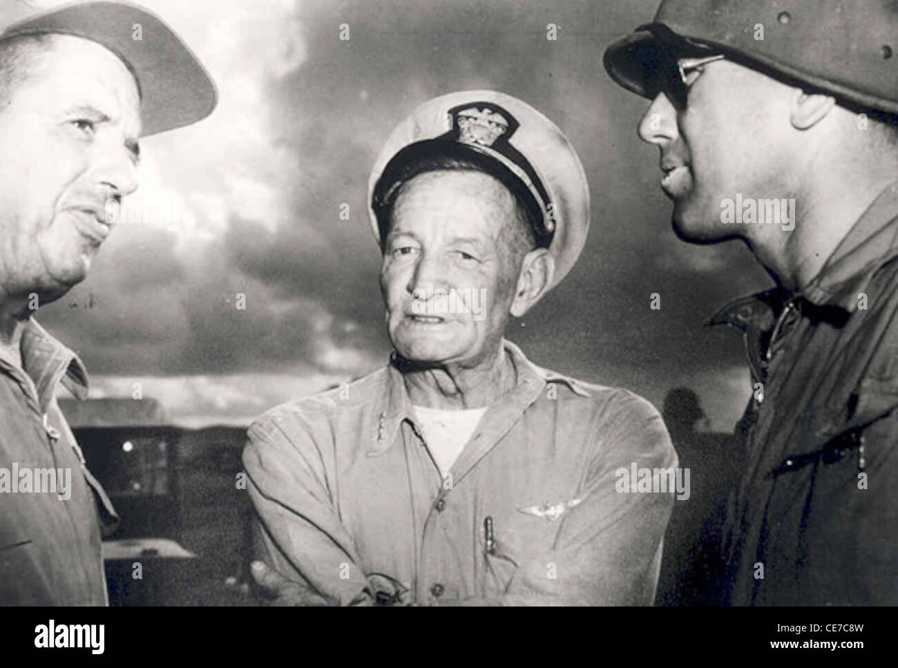 Commander of task force 38 in the pacific hi-res stock photography and ...