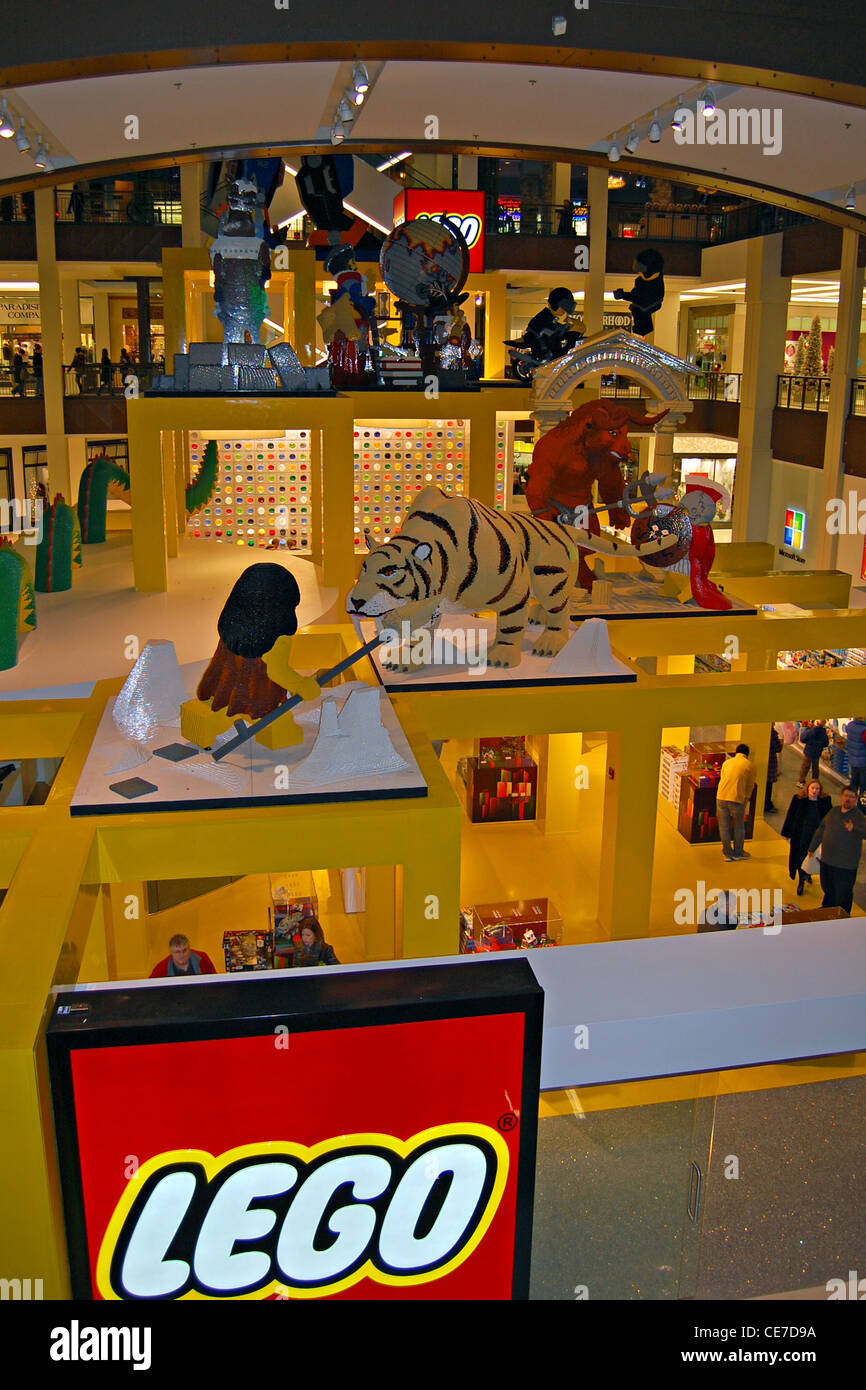 Worlds largest lego store hi-res stock photography and images - Alamy