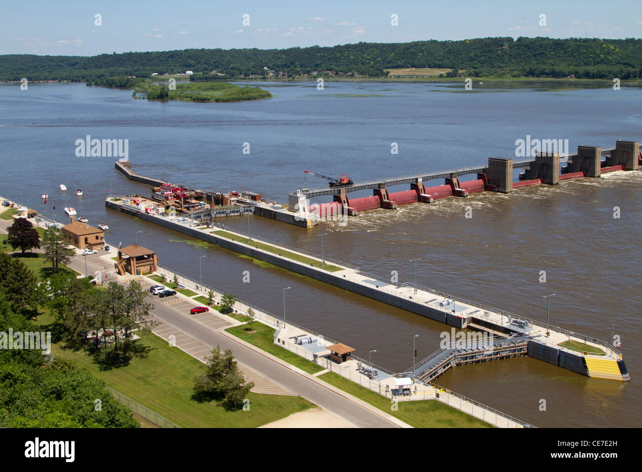 Lock and dam 11 hires stock photography and images Alamy