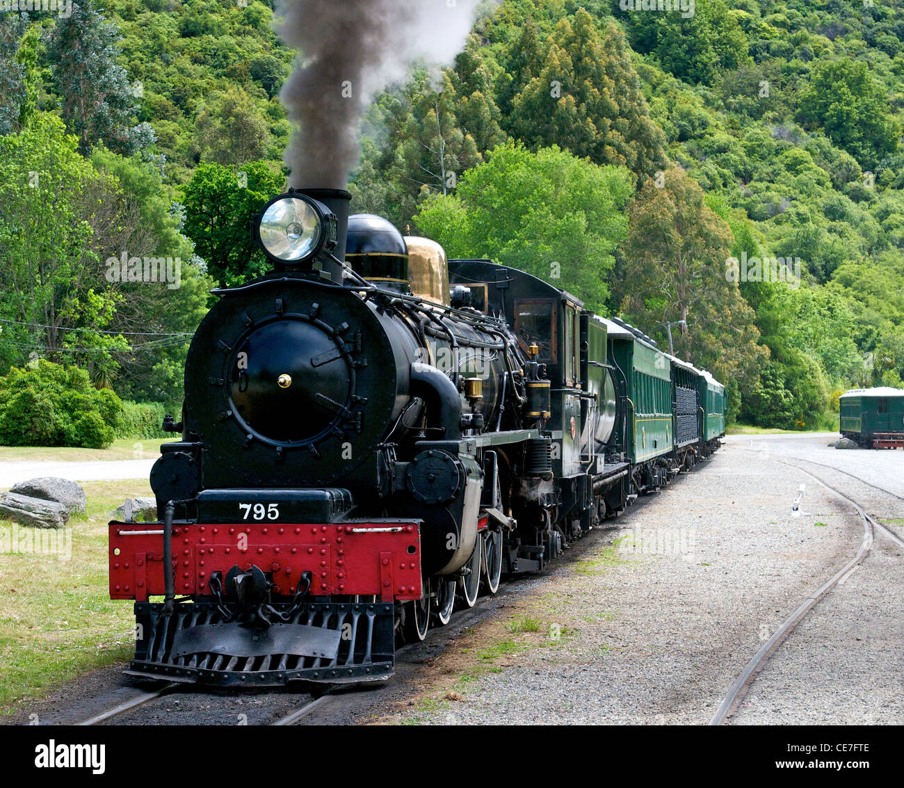 Green arrow steam hi-res stock photography and images - Alamy