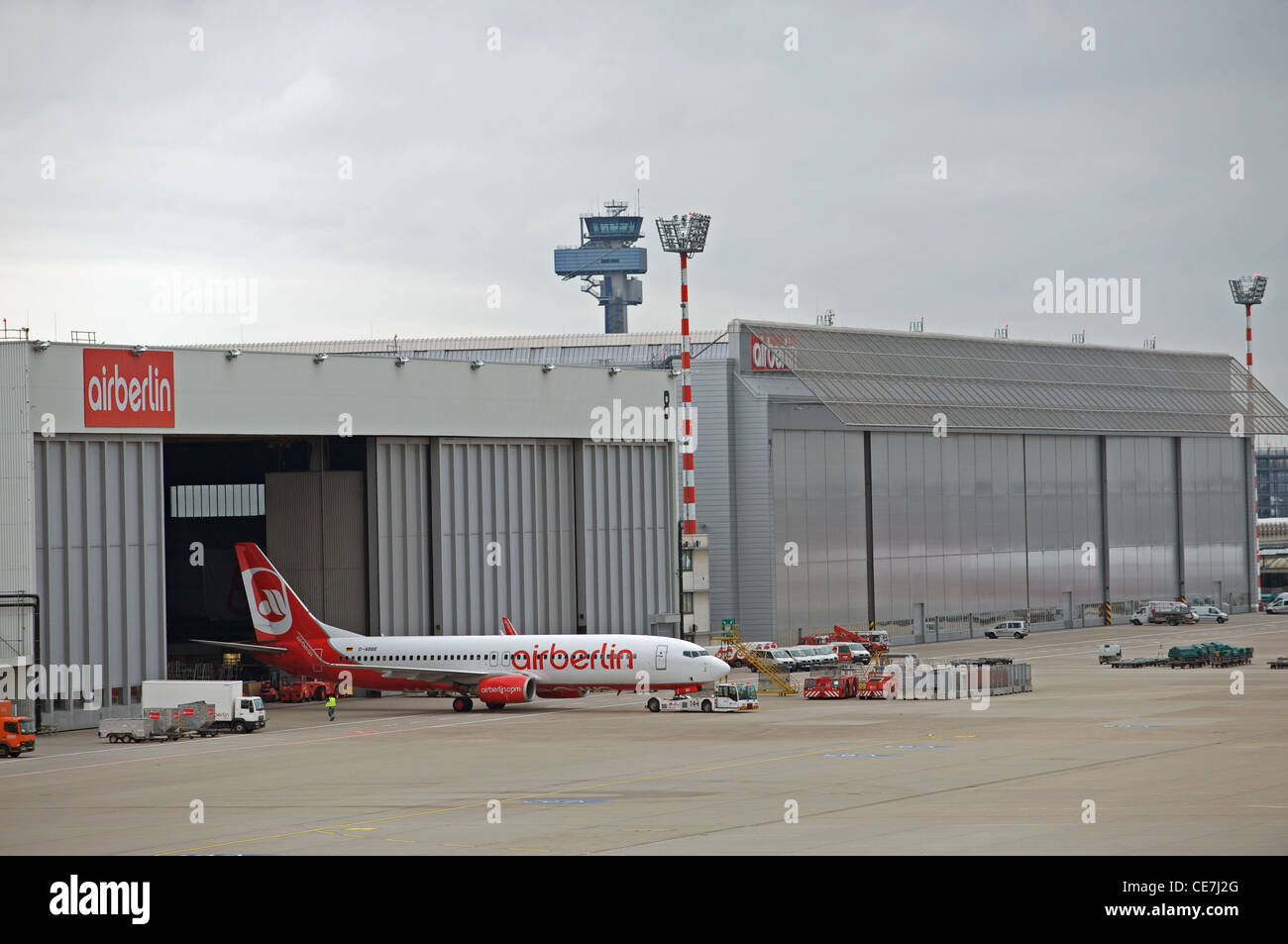 Boeing 737 maintenance hi-res stock photography and images - Alamy