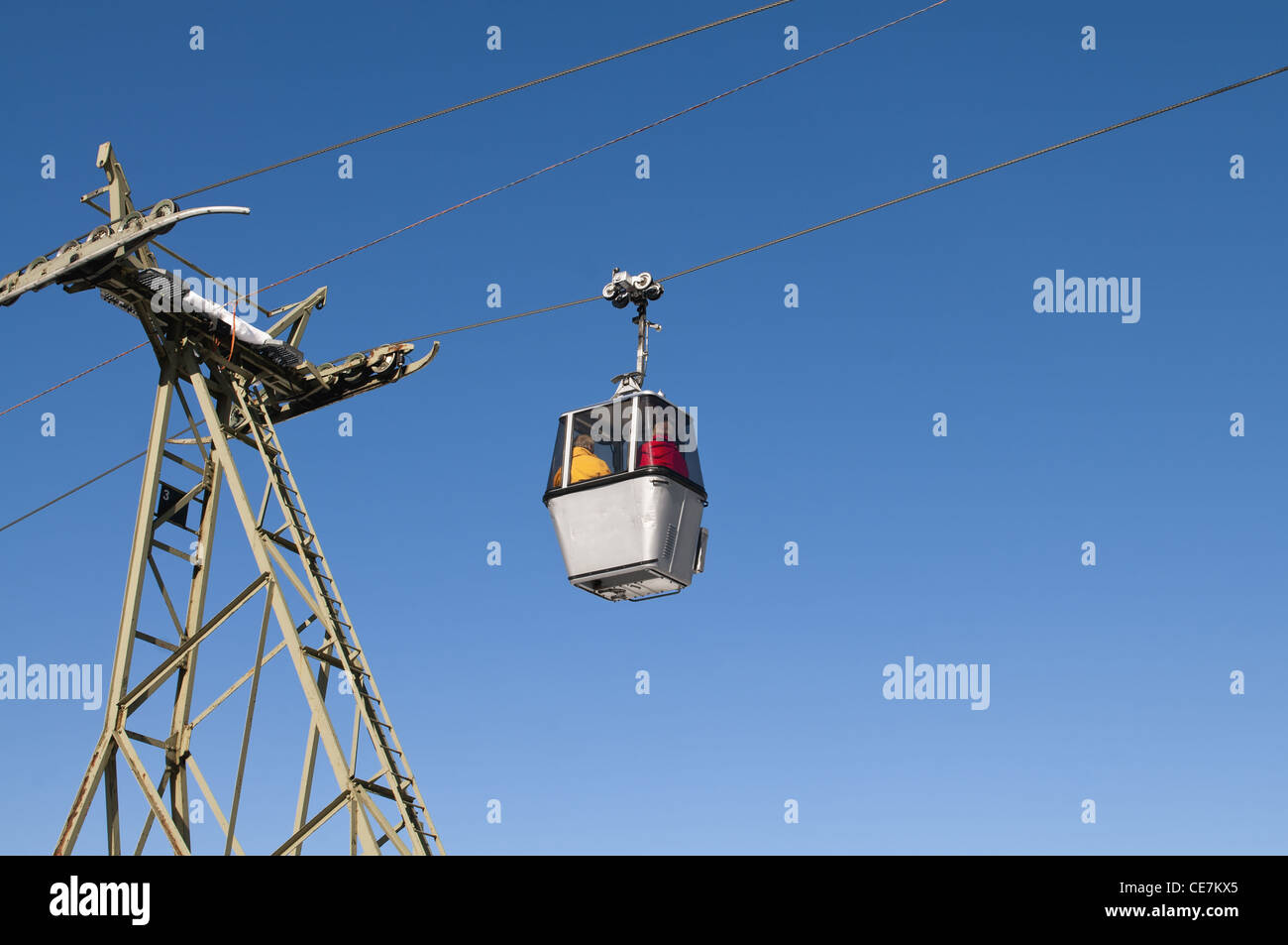 Cable mess -Fotos und -Bildmaterial in hoher Auflösung – Alamy