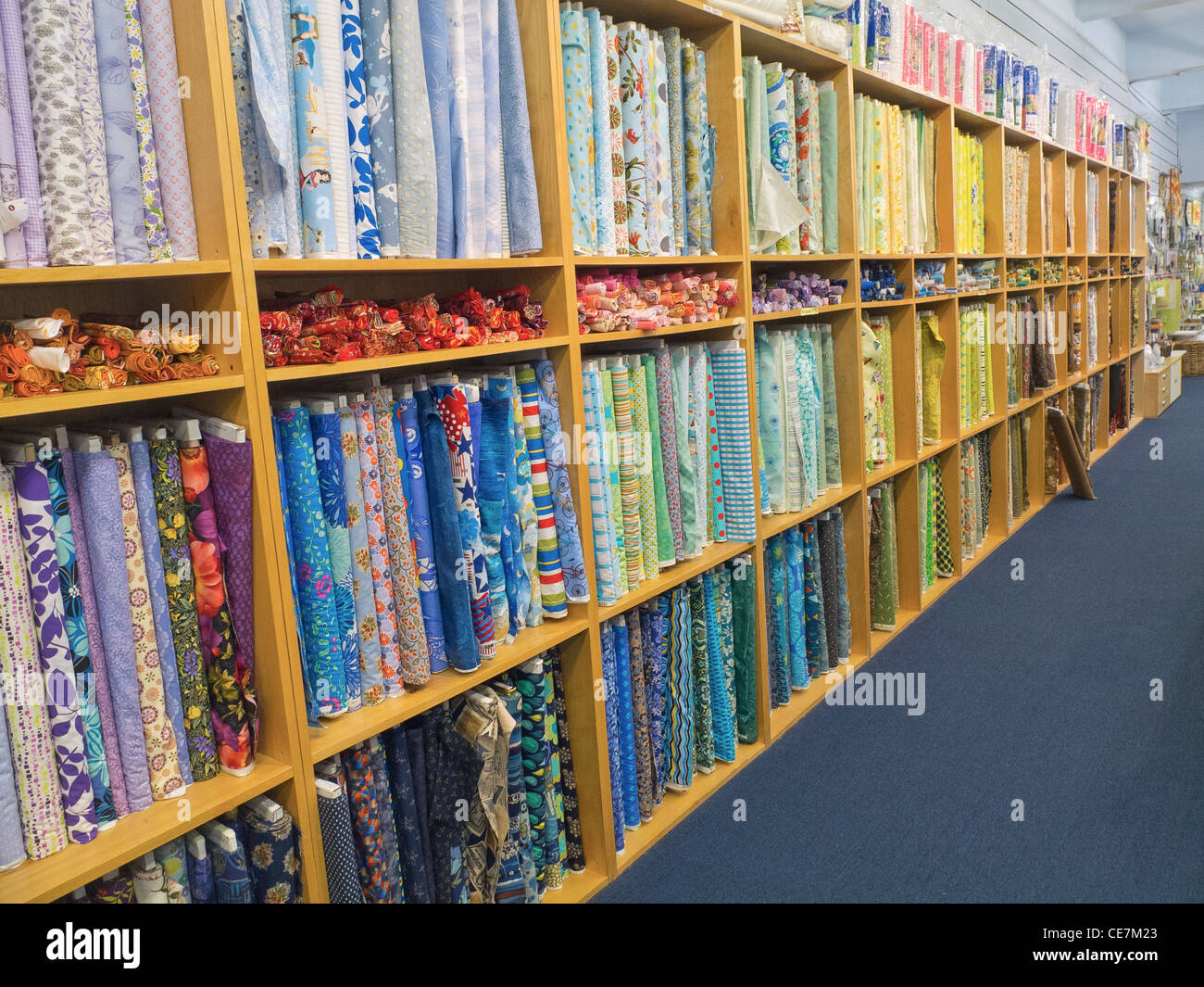 Sew fabric store usa hi-res stock photography and images - Alamy