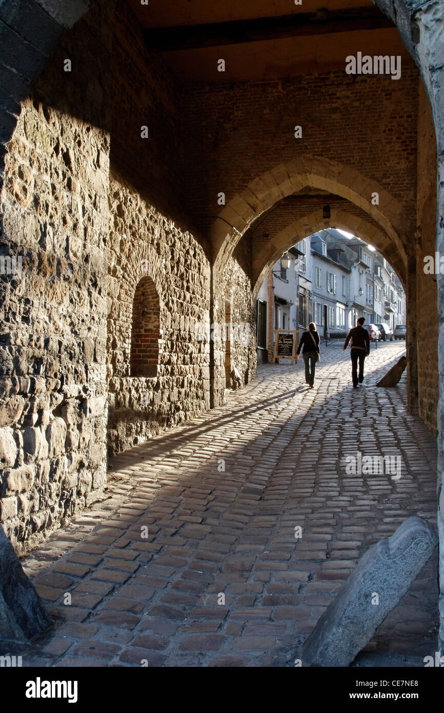 La Porte de Nevers (Nevers Gate) Saint-Valery-sur-Somme. The gateway into the old town. Entrez dans la cité médiévale. Stock Photo