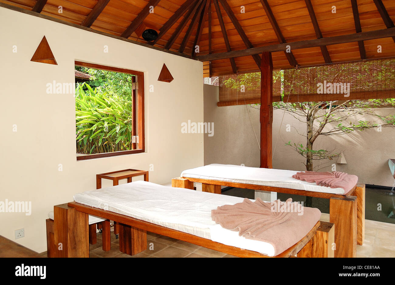 SPA massage beds at luxury hotel, Bentota, Sri Lanka Stock Photo Alamy