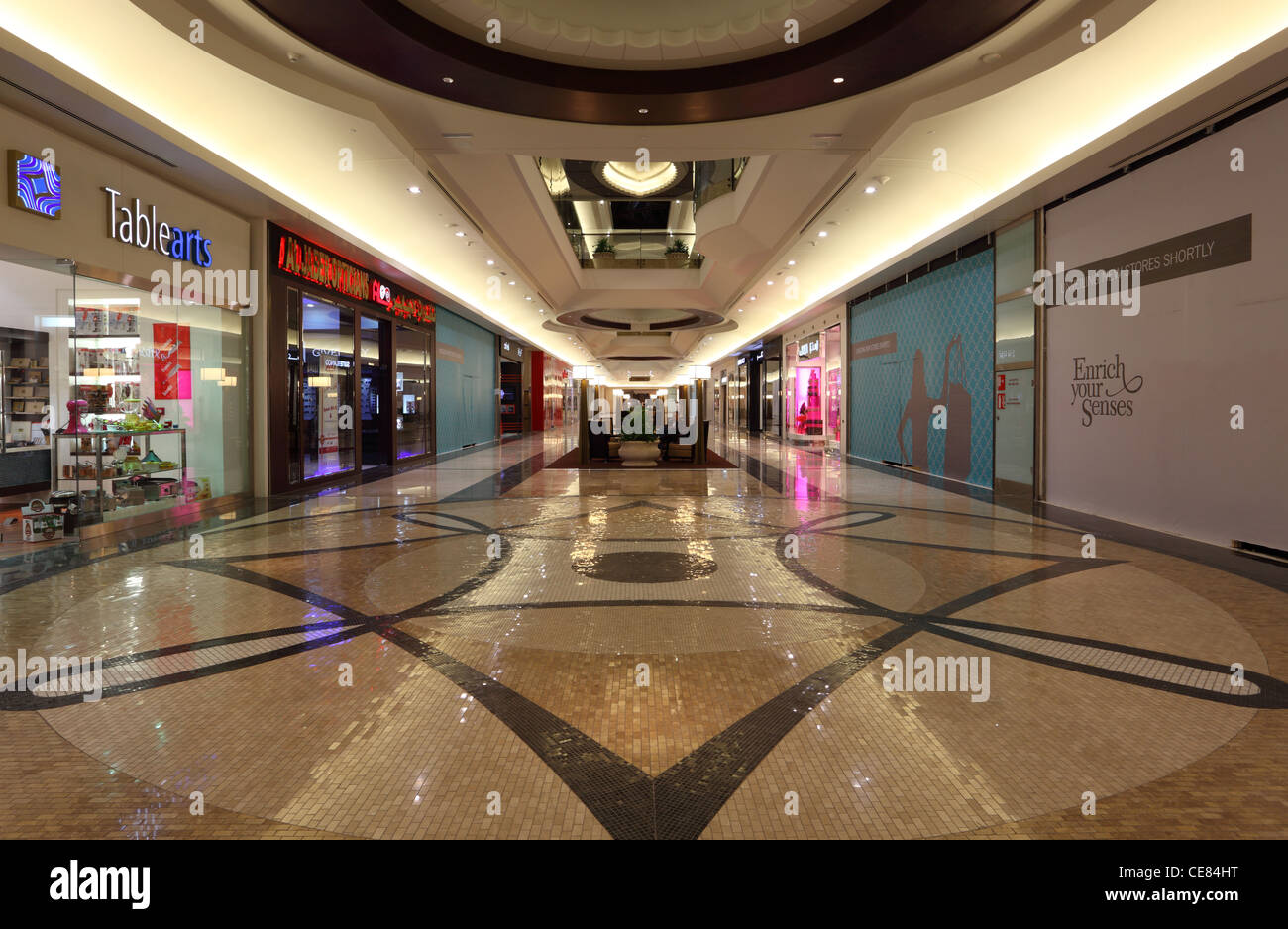 Interior of the Lagoona Mall in Doha, Qatar Stock Photo Alamy