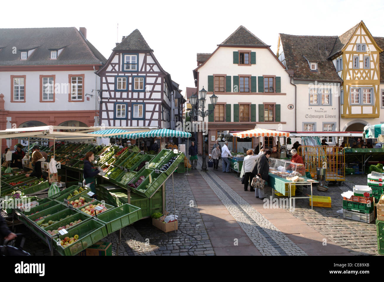 Markt auf dem Marktplatz, Neustadt an der Weinstrasse,Rheinland-Pfalz, Deutschland,Europa Stock Photo