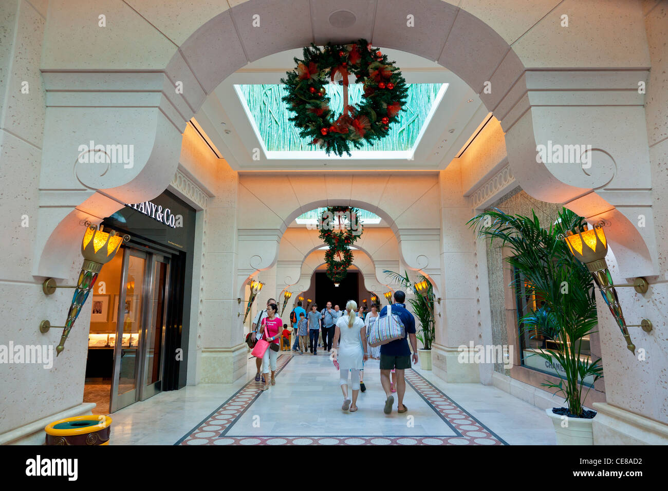 Dubai, Shopping inside the Atlantis The Palm Resort in Dubai Stock Photo