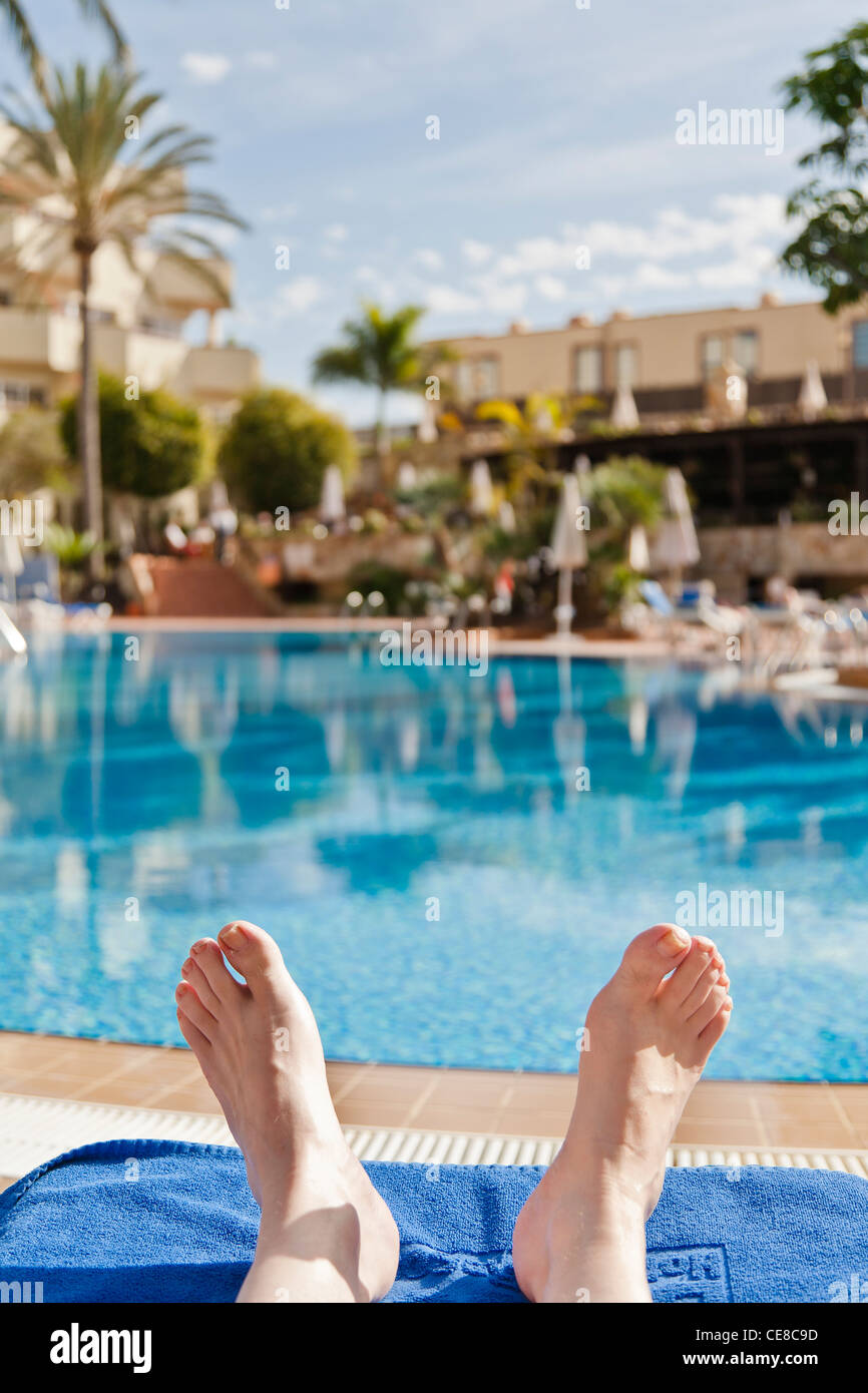 Sun lounger pool feet hi-res stock photography and images - Alamy