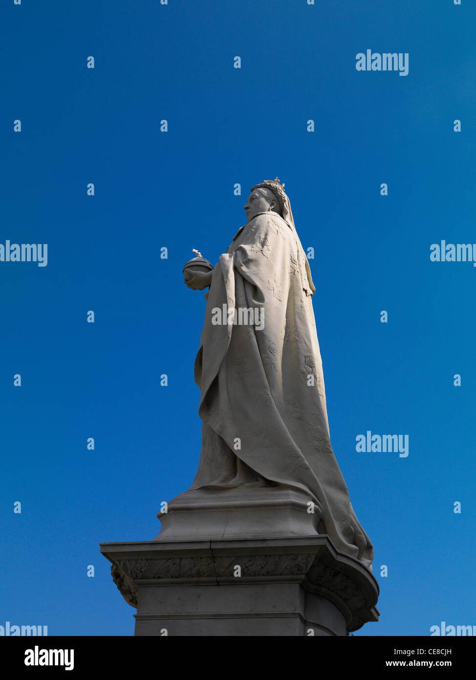 Queen Victoria statue outside City Hall, Belfast. Stock Photo