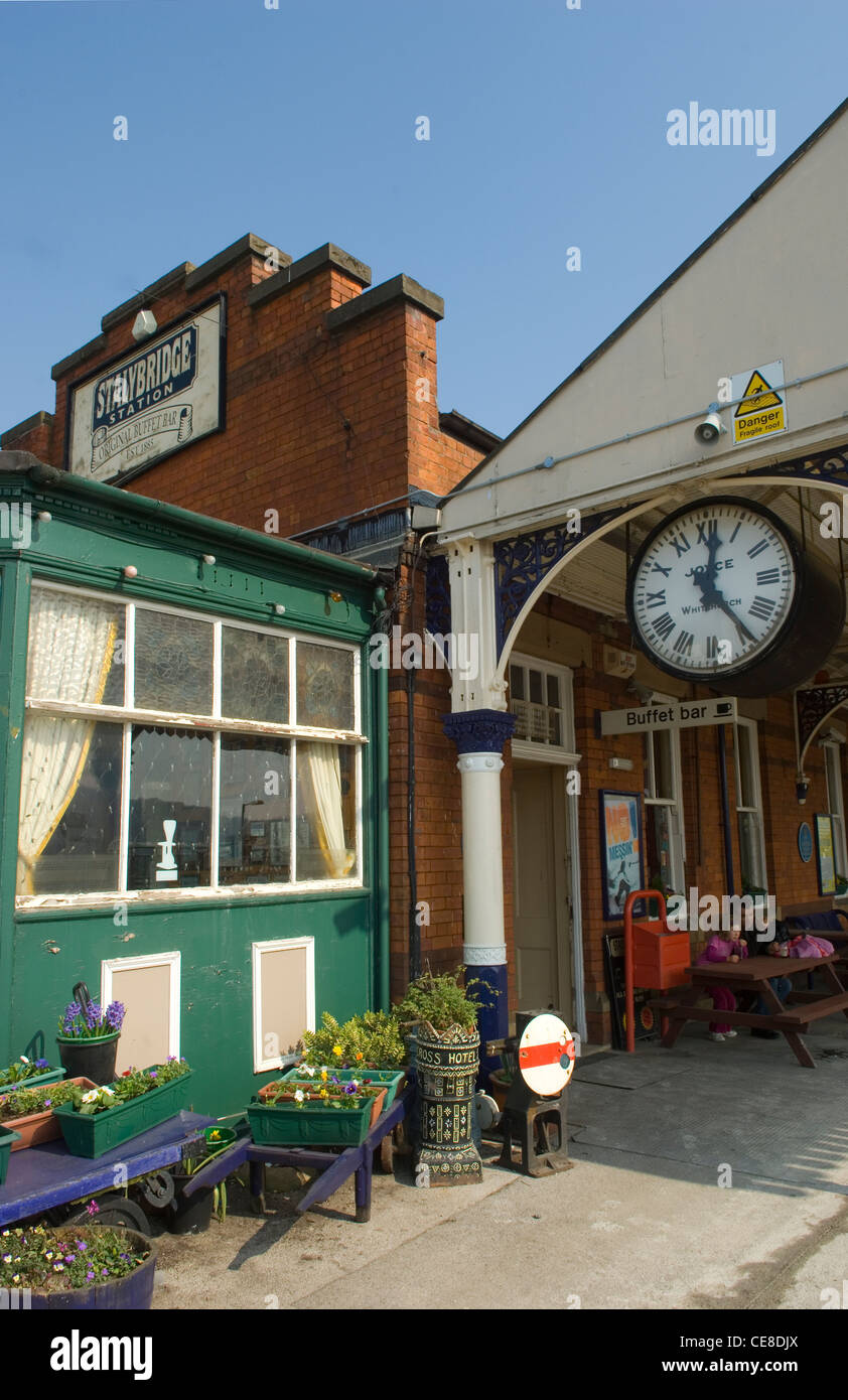 Stalybridge Railway Station Stock Photo Alamy