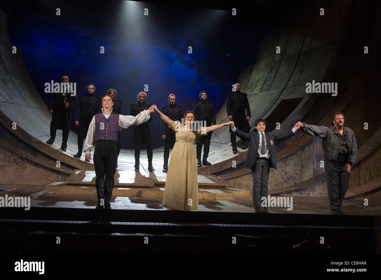 curtain call for cast of Puccini's Tosca, English National Opera, Coliseum Theatre, London, UK Stock Photo