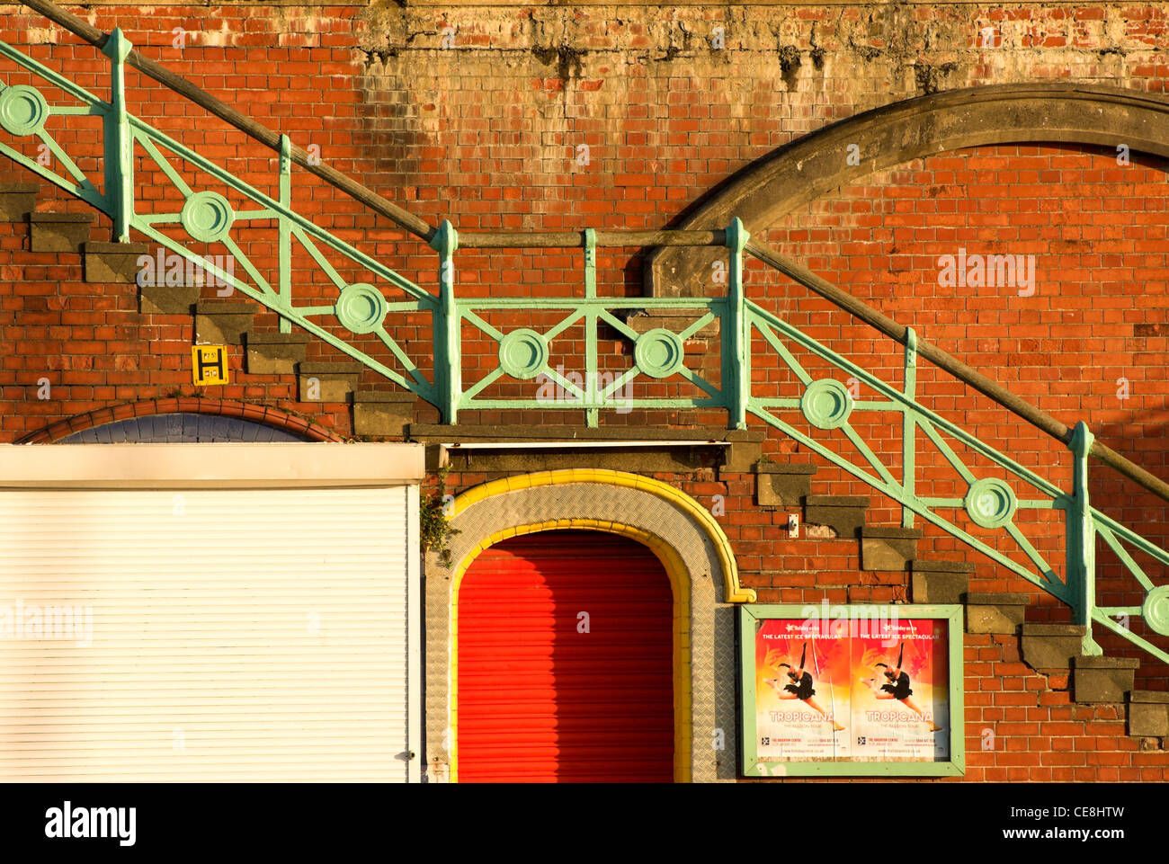 Beach front steps and arches on Brighton seafront Stock Photo - Alamy
