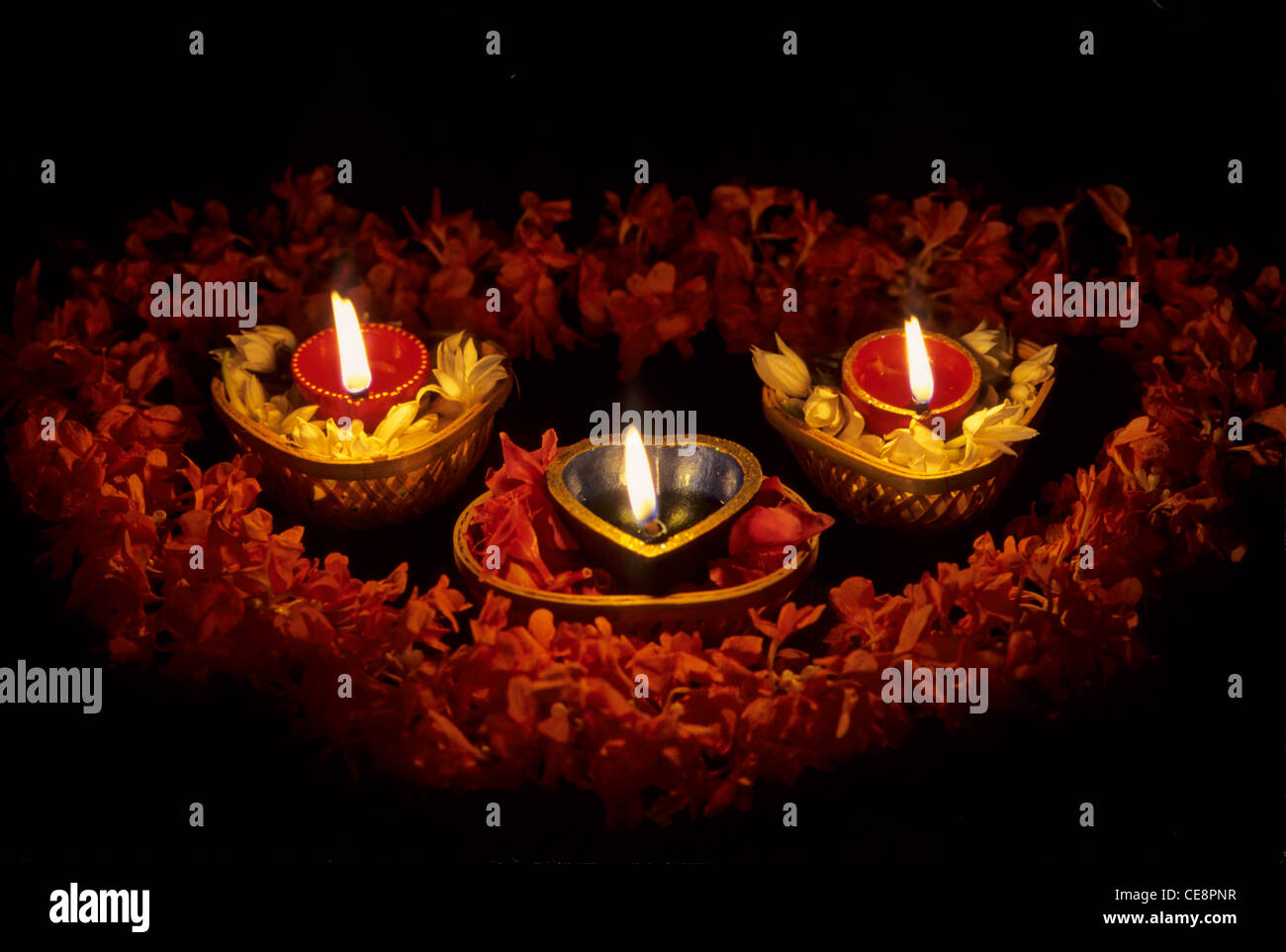 Diyas ; diya, diyo, deya, divaa, deepa, deepam, deepak, oil lamp