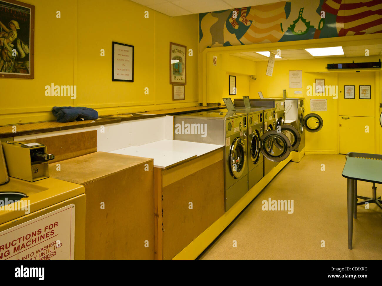 Launderette High Resolution Stock Photography and Images Alamy