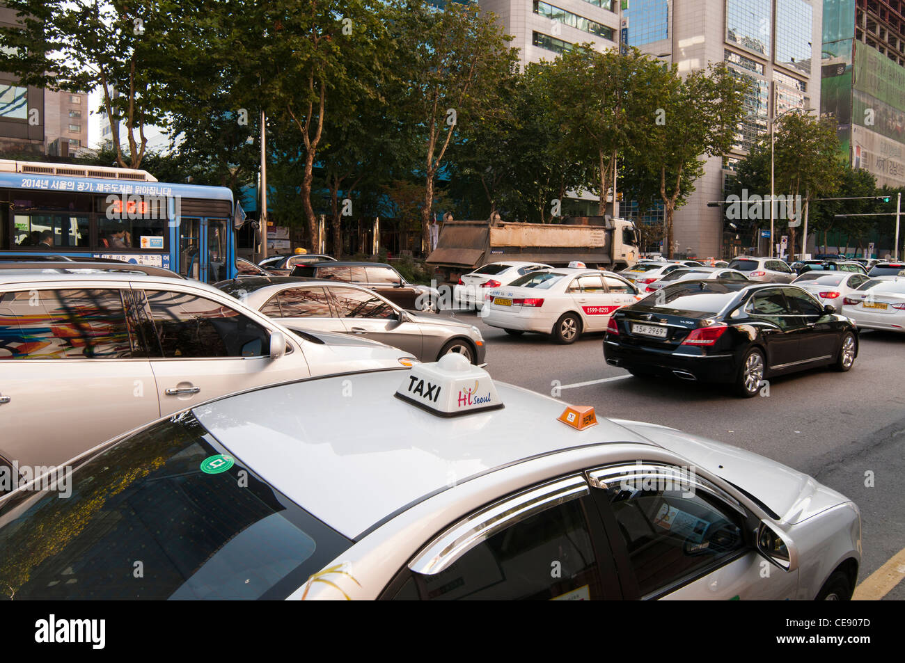 Traffic jam seoul hi-res stock photography and images - Alamy