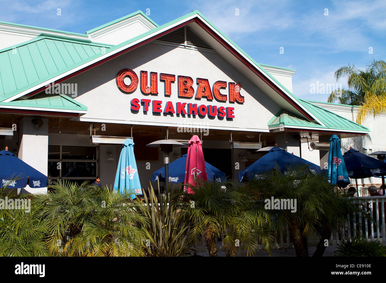 Exterior and outdoor patio area at the Outback Steakhouse in Rainbow